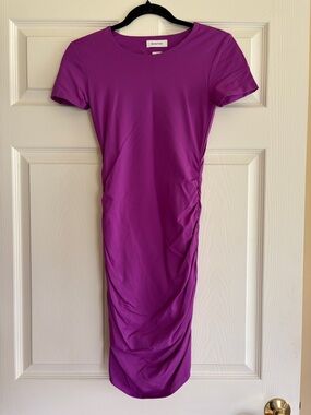 Babaton Magenta Ruched Short-Sleeve Midi Dress